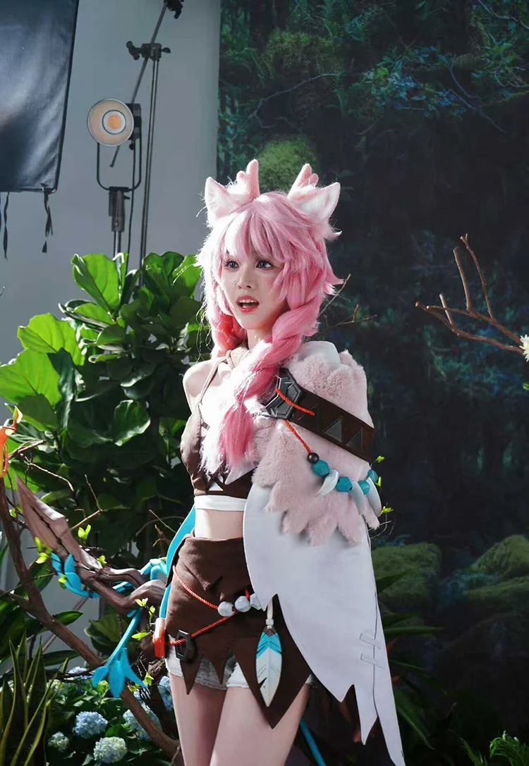 吳宣儀COS《王者榮耀》瑤妹,完美還原!粉紅雙辮+白毛兔耳甜到炸